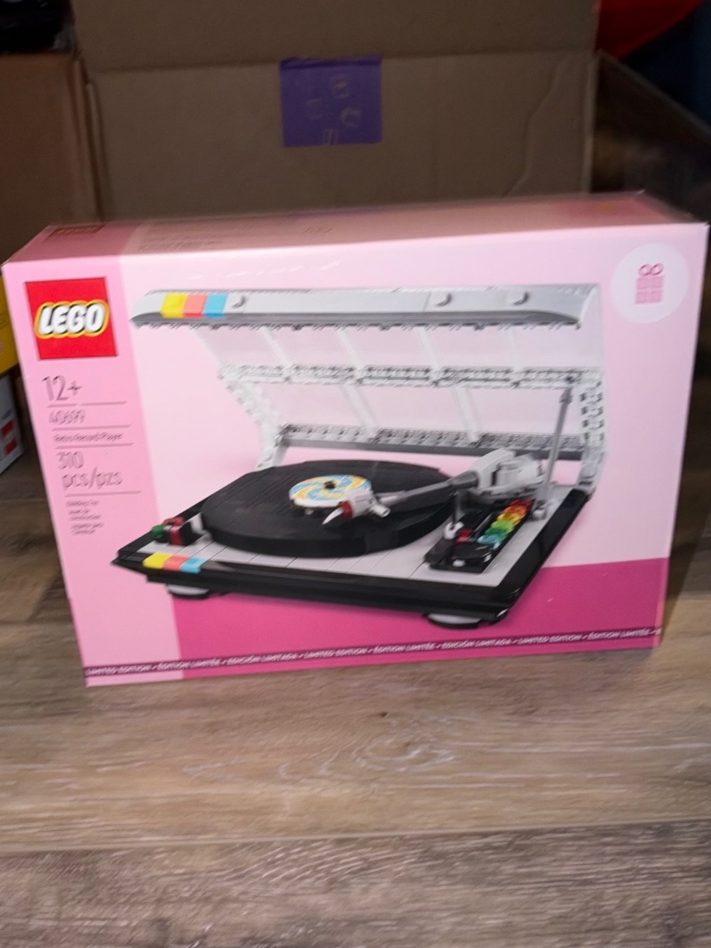 Lego Retro Record Player - Picture 2 of 6